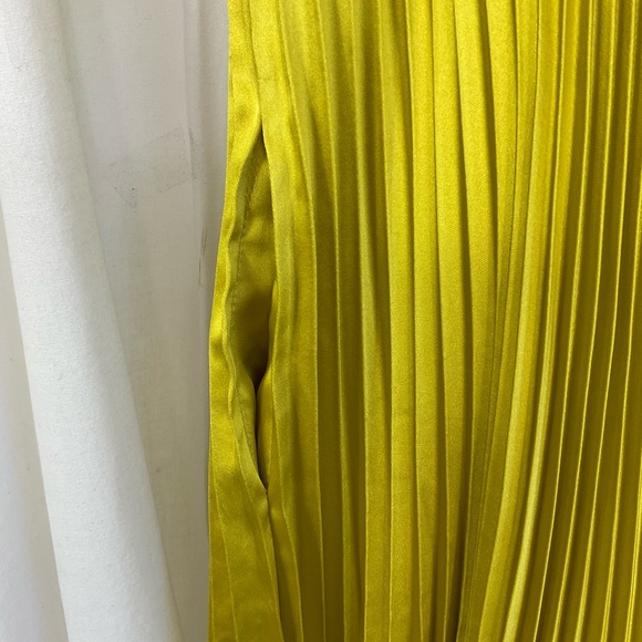 NEW Ieena Mac Duggal Chartreuse 23619 Pleated Wide Leg Open Back Jumpsuit Size 2 - Picture 14 of 16
